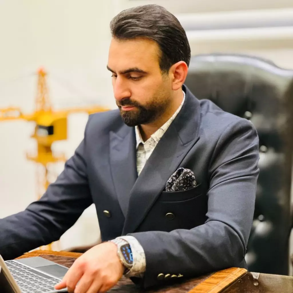 مدیر-ارشد-ساخت-و-ساز